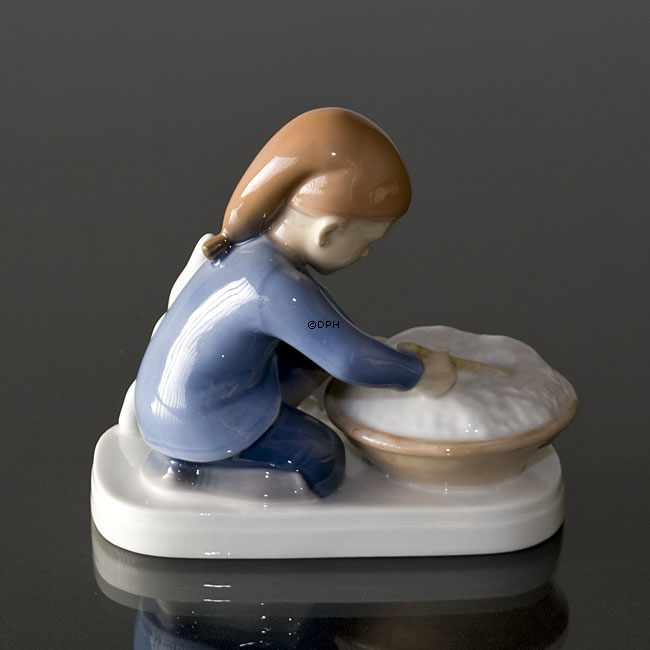 Nisse med risengrød, Bing & Grøndahl julefigur nr. 2305