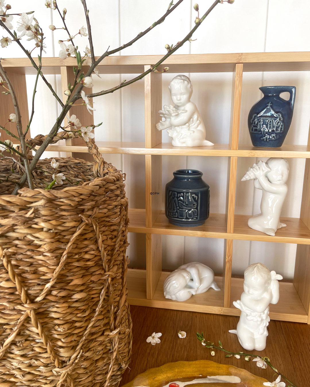 Hvilende havdreng,  (serien havbørn), Bing & Grøndahl figur nr. 476 eller 2315