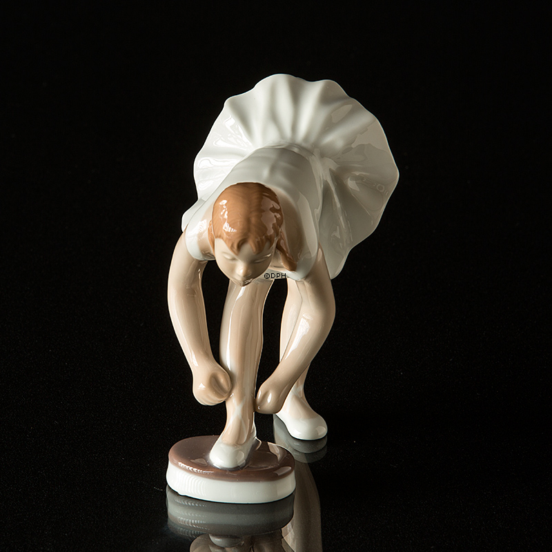 Ballet pige, Bing & Grøndahl figur nr. 2325