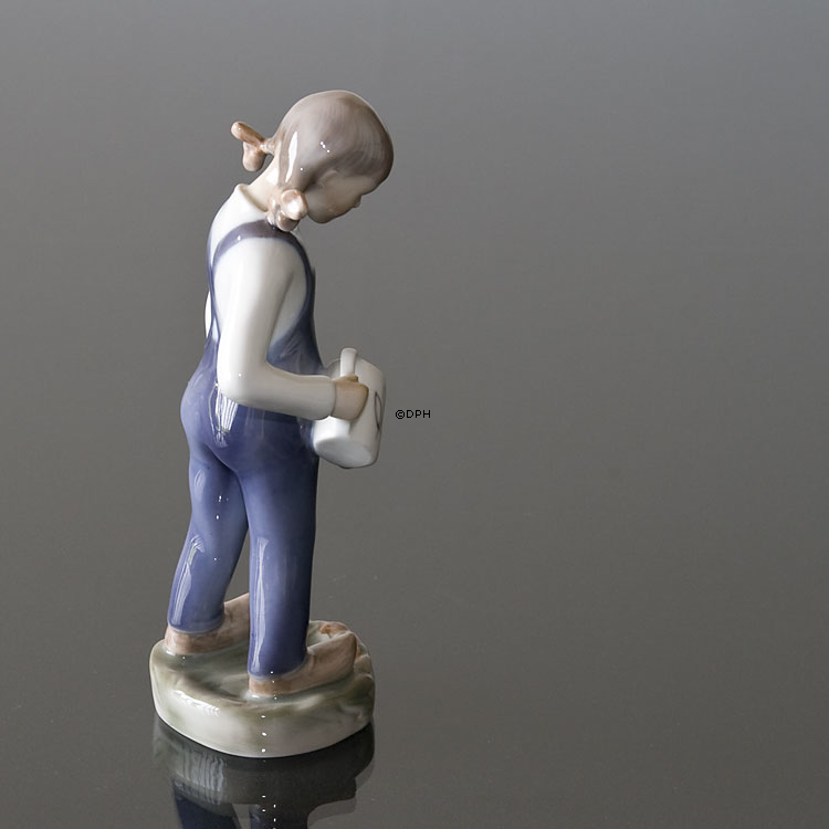 Den lille Gartner, Pige med vandkande, Bing & Grøndahl figur nr. 2326