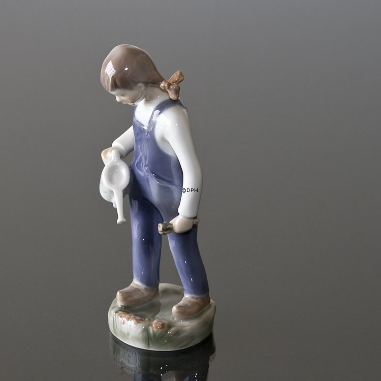 Den lille Gartner, Pige med vandkande, Bing & Grøndahl figur nr. 2326