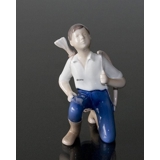 Dreng med bue og pil, Bing & Grøndahl figur nr. 2327