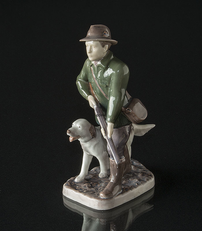 Jæger med hund, Bing & Grøndahl figur nr. 2328
