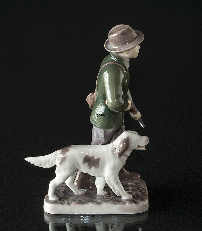 Jæger med hund, Bing & Grøndahl figur nr. 2328