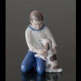 Dreng med hund, Bing & Grøndahl figur nr. 2334