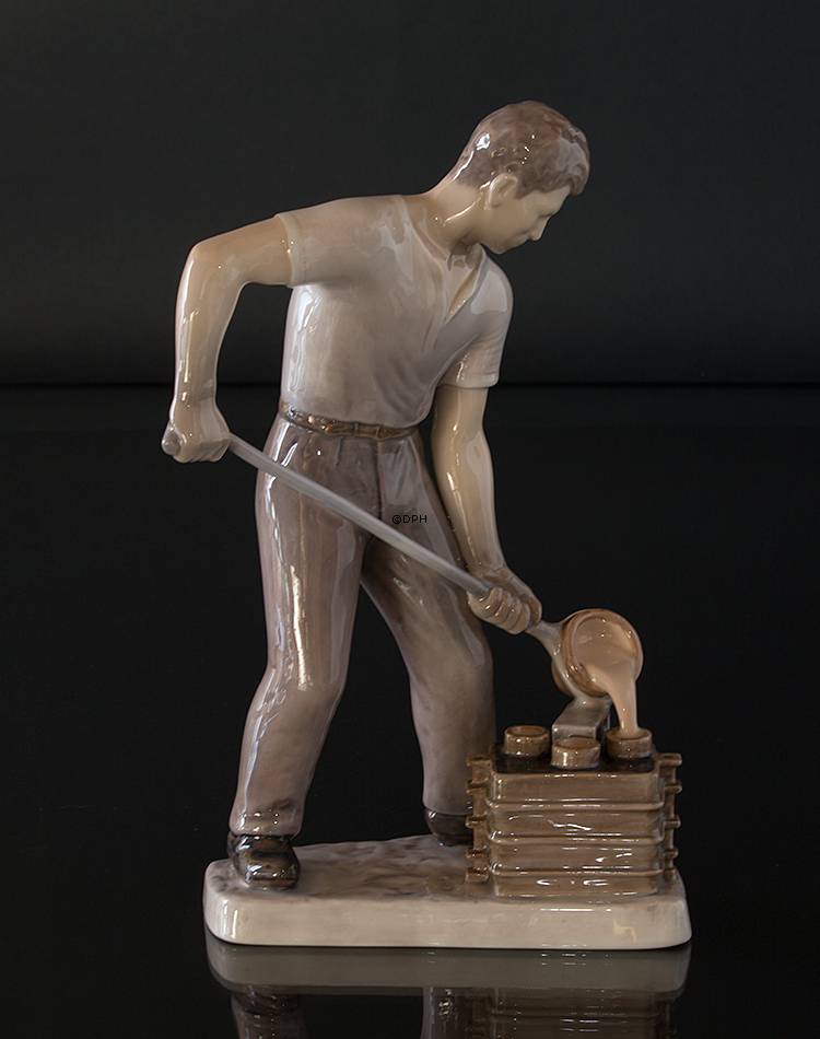 Jernstøber, Bing & Grøndahl figur nr. 2335
