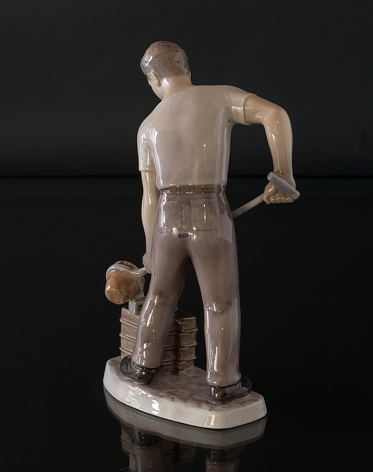 Jernstøber, Bing & Grøndahl figur nr. 2335