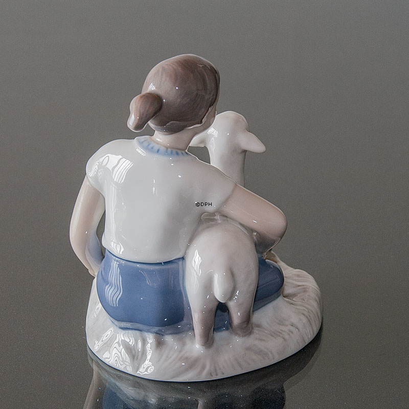 Pige med lam, Bing & Grøndahl figur nr. 2336