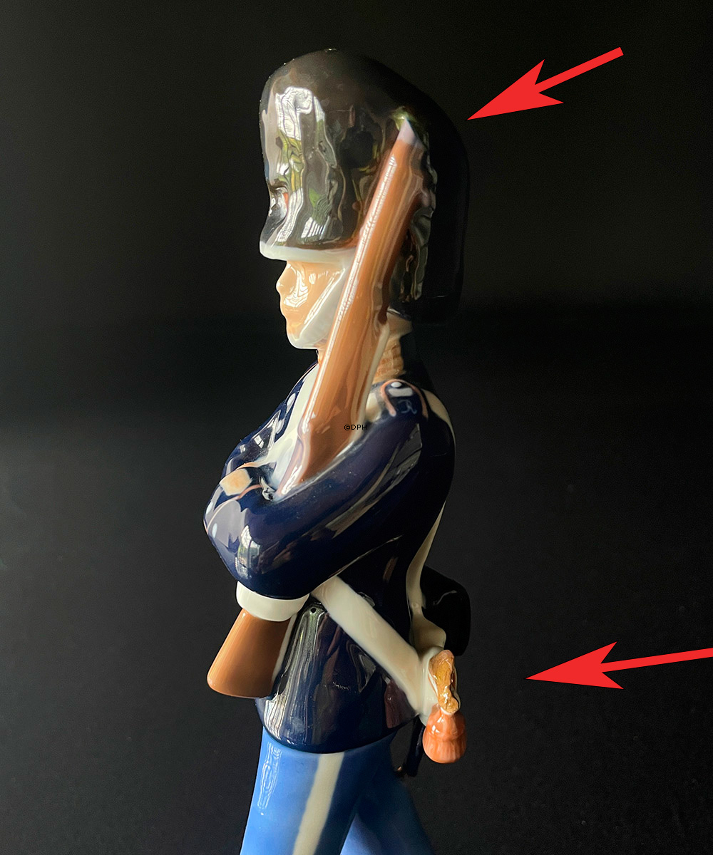 Garder, Bing & Grøndahl figur nr. 2342 - (Bemærk med Fejl - Se billeder med røde pile mv.)