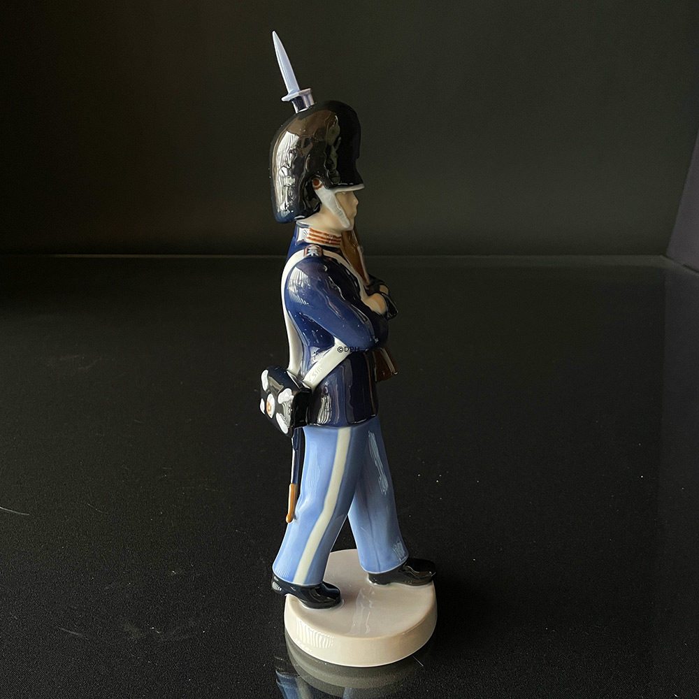 Garder, Bing & Grøndahl figur nr. 2342