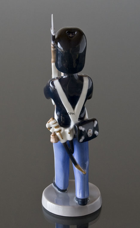 Garder, Bing & Grøndahl figur nr. 2342