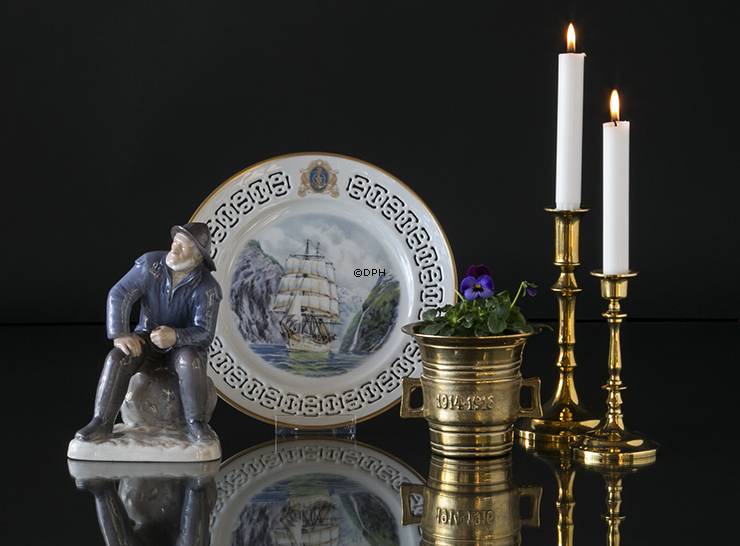 Fisker, Bing & Grøndahl figur nr. 489 eller 2370