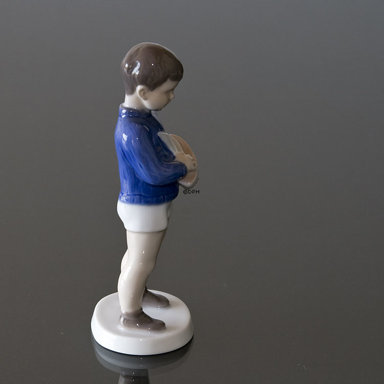 Skipper, Dreng med sejlskib, Bing & Grøndahl figur nr. 2380