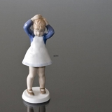 Anne, Pige der sætter sit hår, Bing & Grøndahl figur nr. 2381