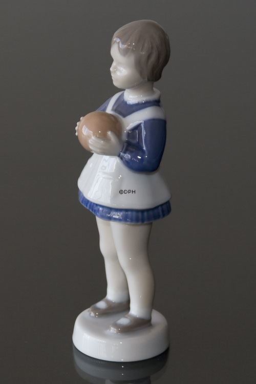 Pige med bold, Bing & Grøndahl figur nr. 2391