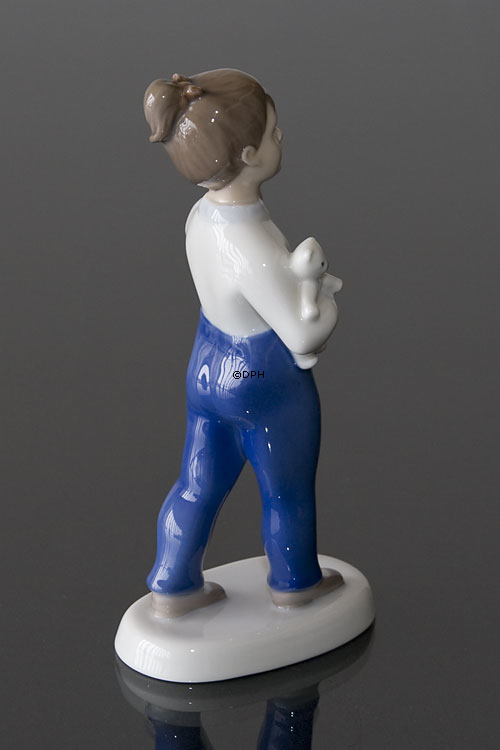 Pige med blomster, Bing & Grøndahl figur nr. 2398