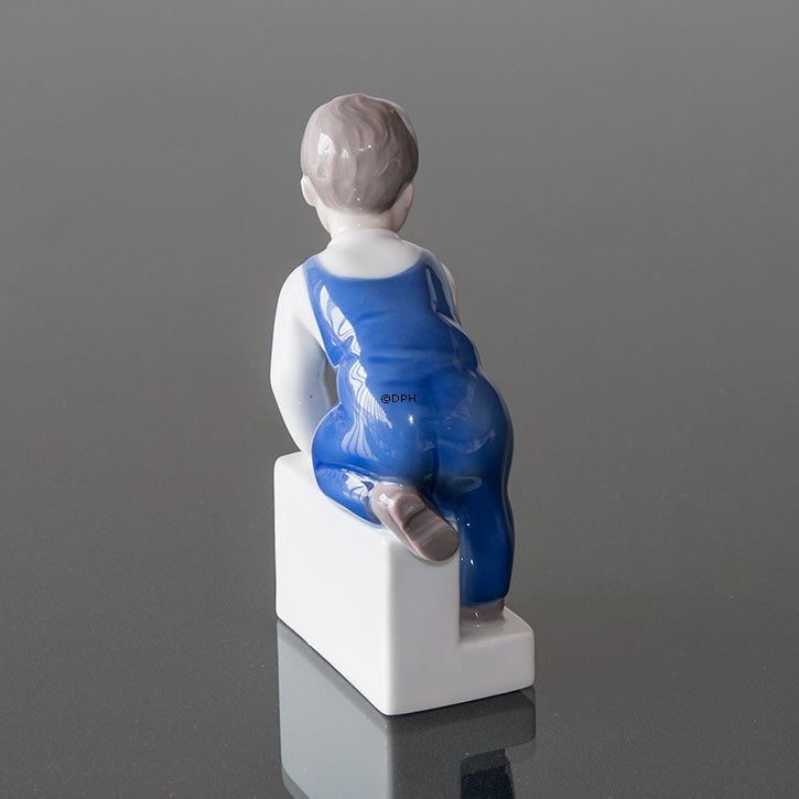 Dreng på trappe, kravlende, Nu kommer jeg, Bing & Grøndahl figur nr. 2399