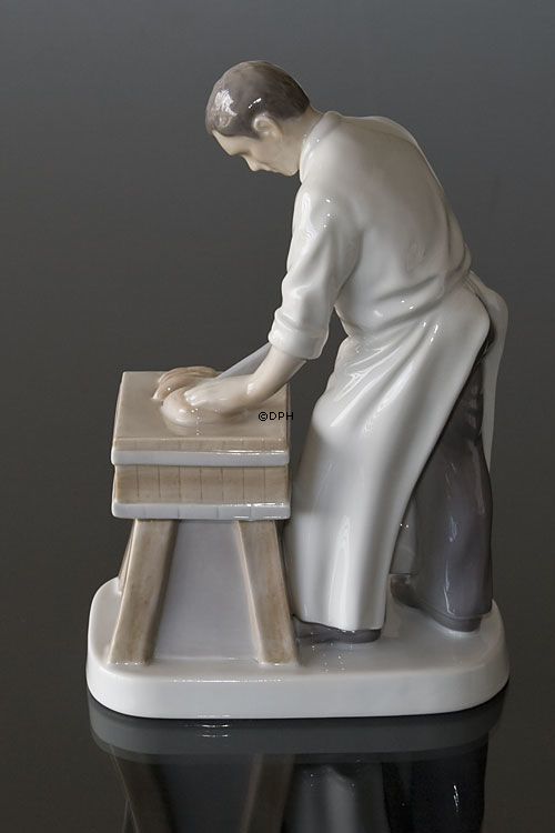 SLAGTER, Bing & Grøndahl figur af håndværker nr. 2433