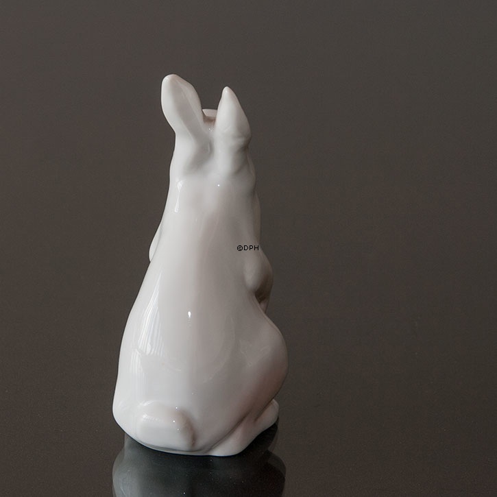Stående hvid kanin, Bing & Grøndahl figur nr. 2443