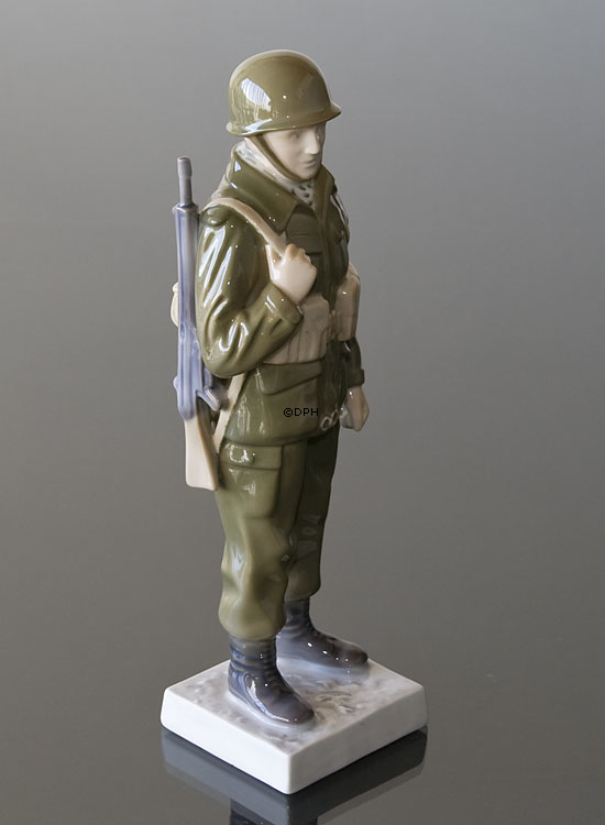 Soldat/Konstabel i hæren, Bing & Grøndahl figur nr. 2444