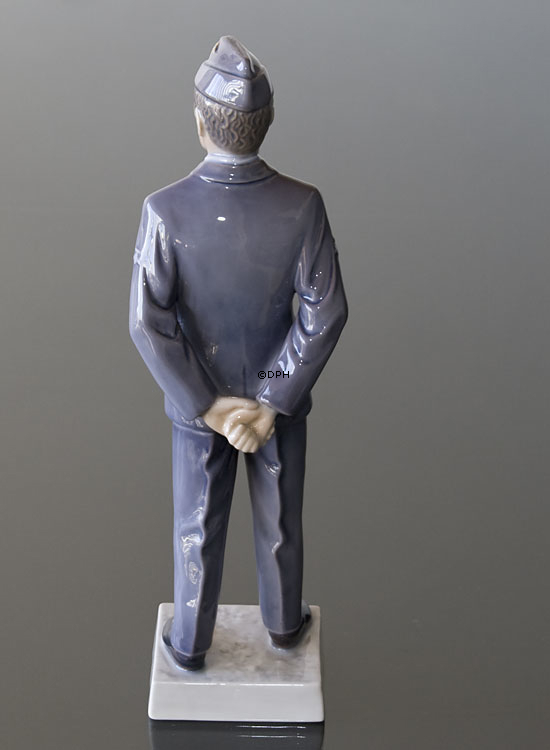 Pilot, PFC konstabel i flyvevåbnet, Bing & Grøndahl figur nr. 2445