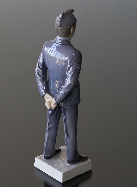 Pilot, PFC konstabel i flyvevåbnet, Bing & Grøndahl figur nr. 2445