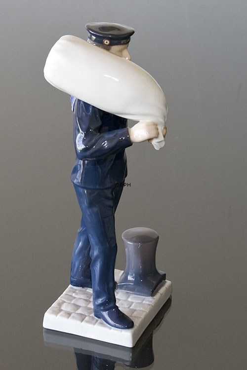 Konstabel i søværnet, sømand, Bing & Grøndahl figur nr. 2446 - Kgl. Marine