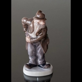Sofus the jolly tramp finding a coin, Bing & Grondahl vagabond figurine no. 2473