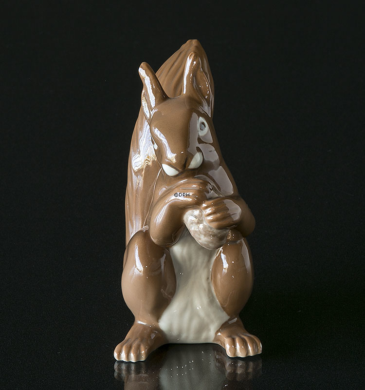 Egern, Bing & Grøndahl figur nr. 2474