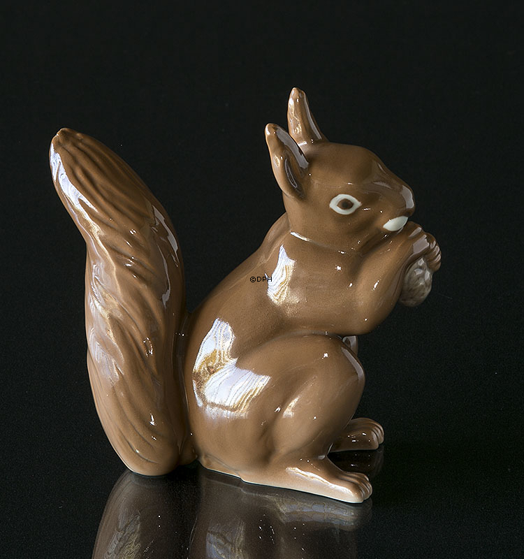 Egern, Bing & Grøndahl figur nr. 2474