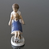 Gyngetur i haven, Børn der leger, Bing & Grøndahl figur nr. 2541