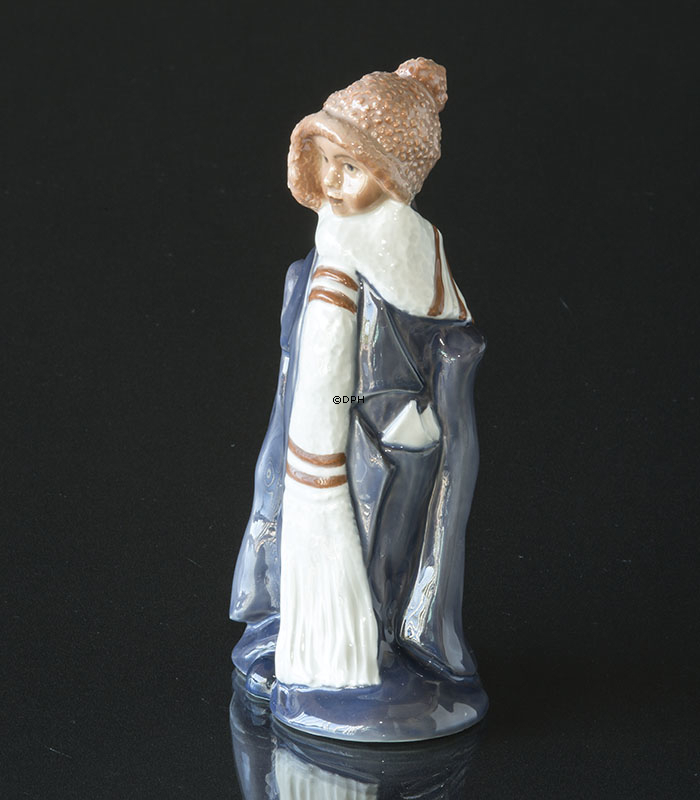 Udklædt dreng, Bing & Grøndahl figur nr. 2553