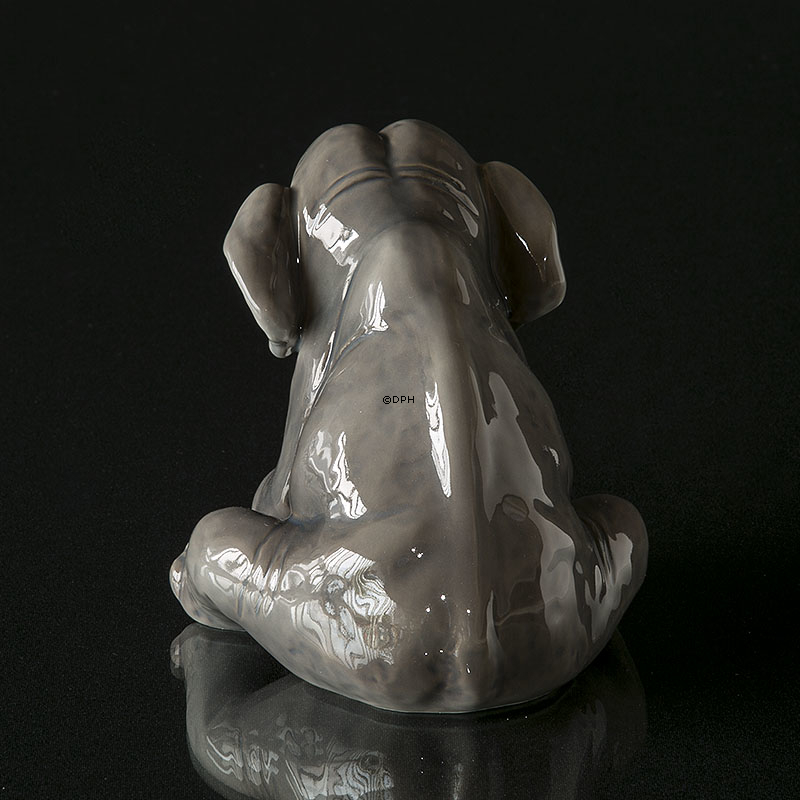 Siddende elefant, Bing & Grøndahl figur nr. 2573