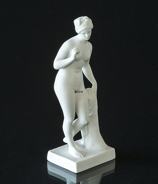 Afrodite, Bing & Grøndahl Figur nr. 2996, Venus med æblet