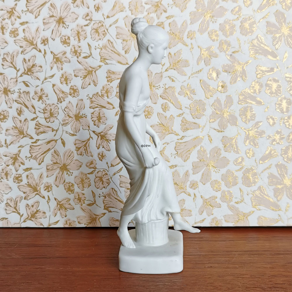 Dansende ung kvinde, Ballerina, Bing & Grøndahl Figur nr. 299797