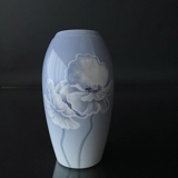 Vase mit großer heller Blume, Bing & Gröndahl Nr. 366-5251
