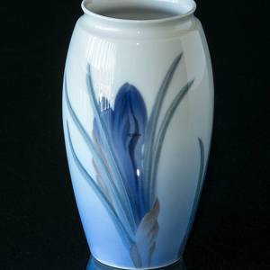 Vase med blå krokus, Bing & Grøndahl nr. 386-5254 | Nr. B386-5254 | DPH Trading