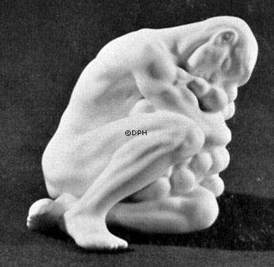 Mand, siddende med vindruer, Bing & Grøndahl figur nr. 4024