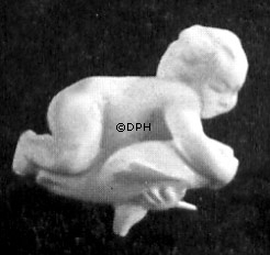 Dreng på fisk, Bing & Grøndahl figur nr. 34 eller 4034