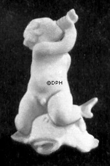 Dreng med konkylie, Bing & Grøndahl figur nr. 36 eller 4036