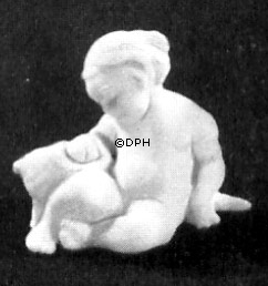 Dreng med fisk, Bing & Grøndahl figur nr. 37 eller 4037