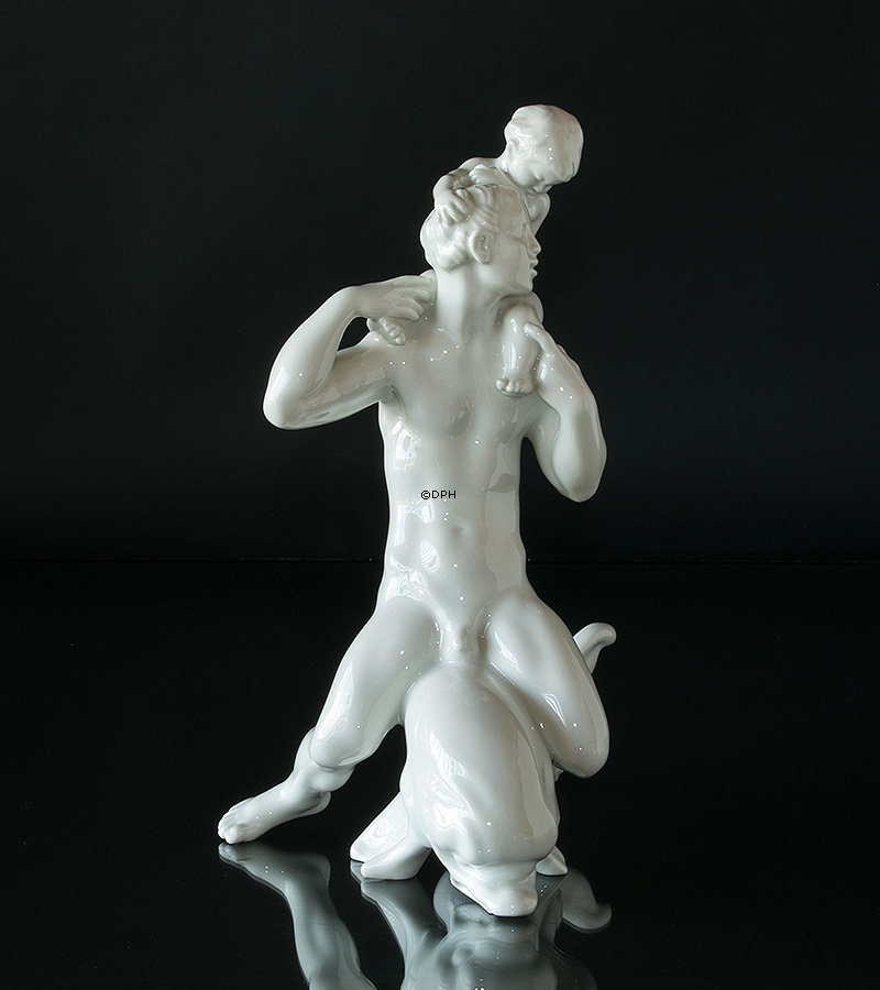 Mand med barn, Bing & Grøndahl figur nr. 56 eller 4056