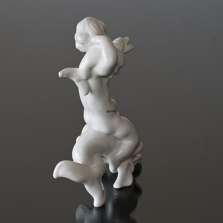 Havet, Pige blæser på Konkylie, Bing & Grøndahl figur nr. 4059 eller 59