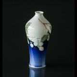 Vase med blomstergren, Bing & Grondahl Jugendstil nr. 4195-124
