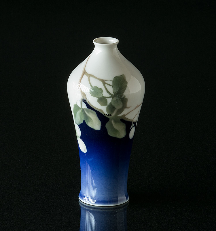 Vase med blomstergren, Bing & Grondahl Jugendstil nr. 4195-124