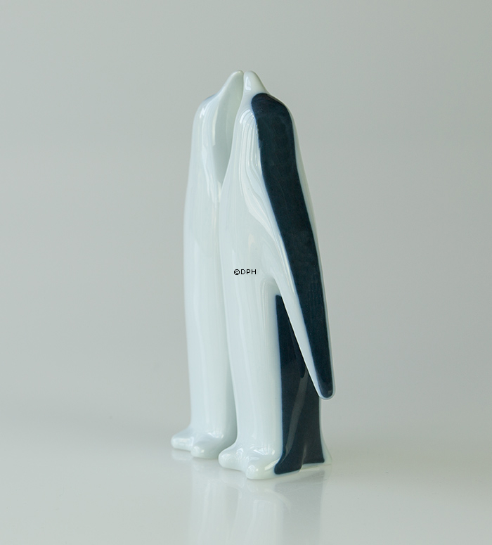 Pingvin par, hvid med blå, Bing & Grøndahl figur nr. 4205, designet af Agnethe Jørgensen