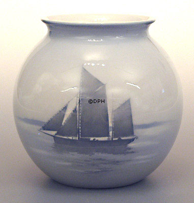 Vase med skib, Bing & Grøndahl nr. 503-472