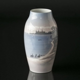 Vase med landskab og Kronborg, Bing & Grøndahl nr. 504-243