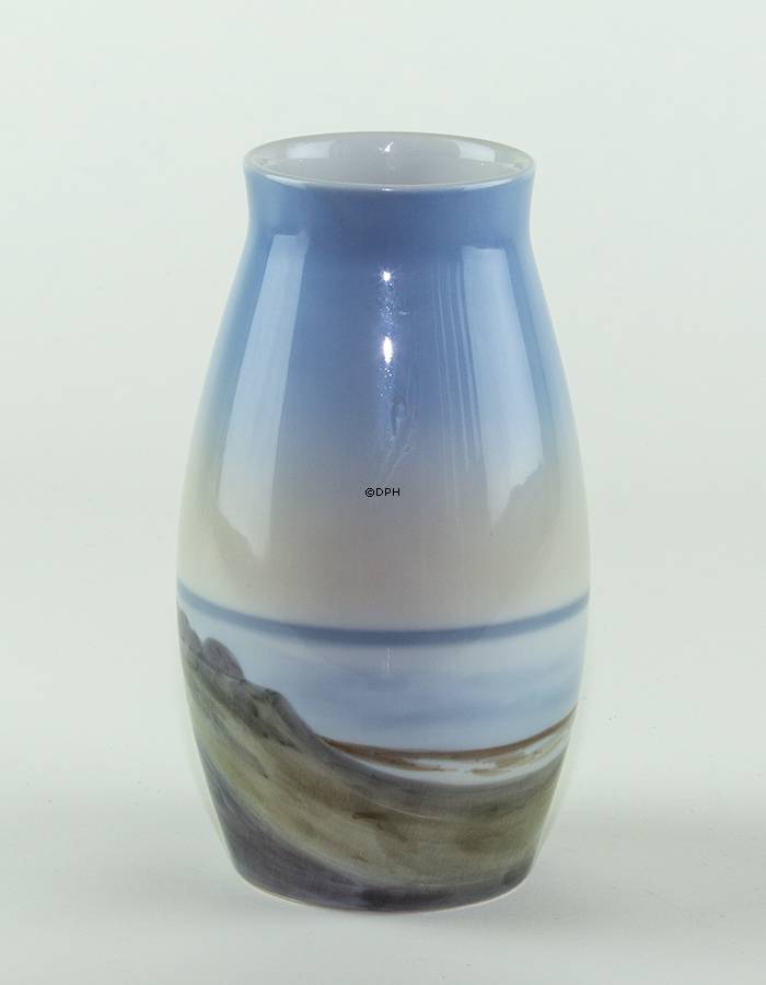 Vase med landskab med træ, Bing & Grøndahl nr. 575-5247