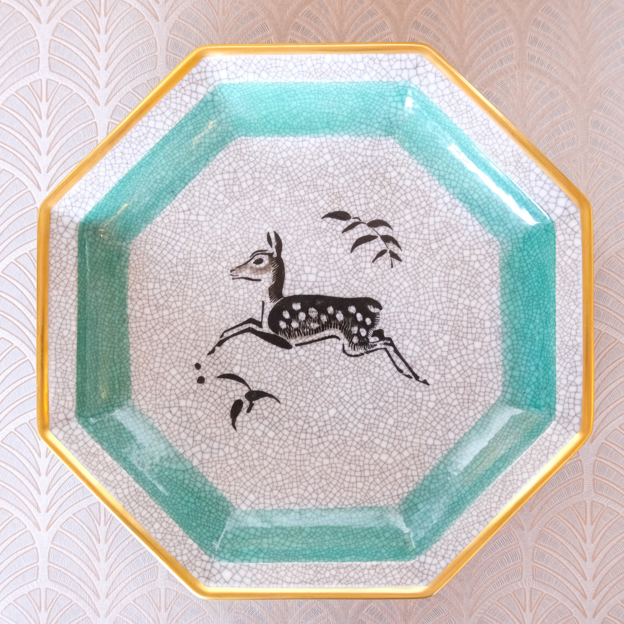 Kantet skål grå krakkeleret med rådyr, Bing & Grøndahl nr. 600-1055